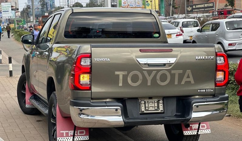 
								Toyota Hilux full									