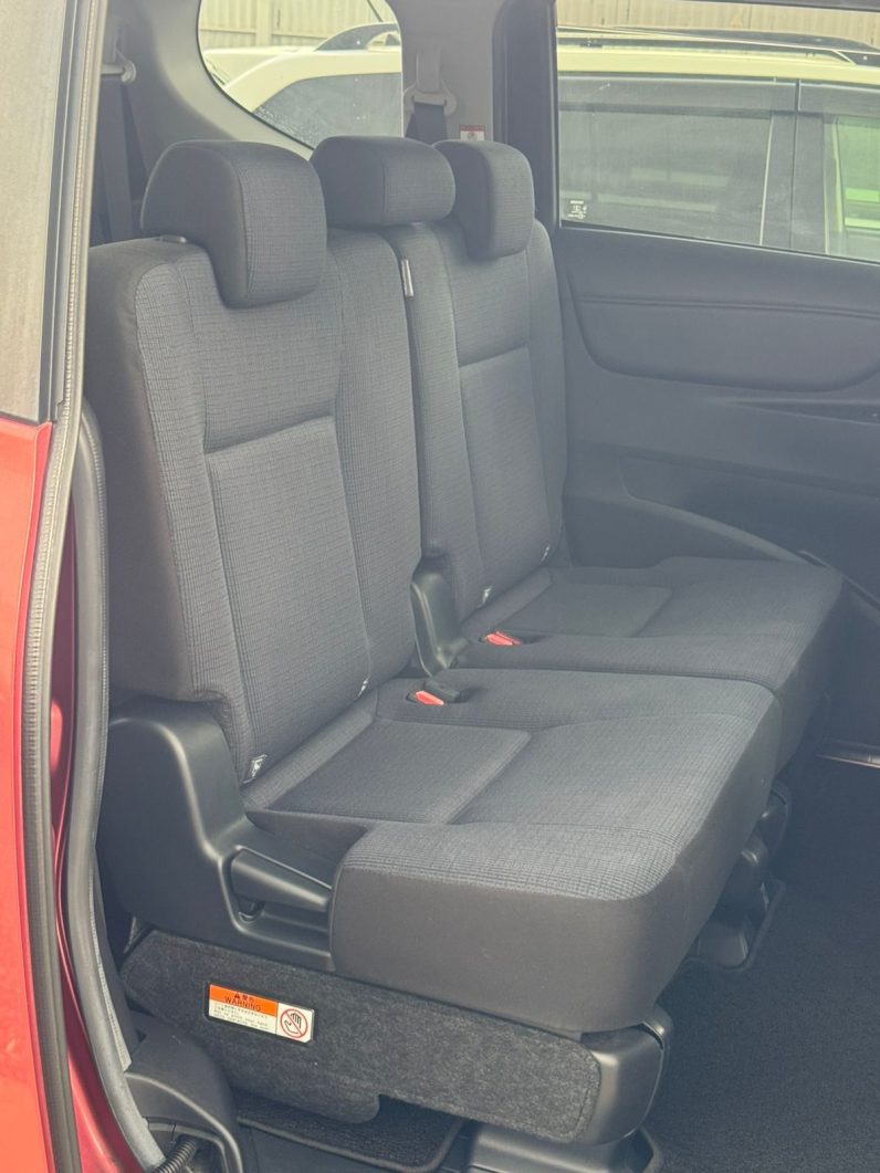 
								Toyota Sienta full									