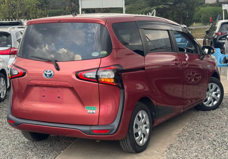 
								Toyota Sienta full									