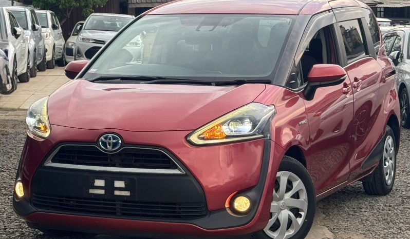 
								Toyota Sienta full									