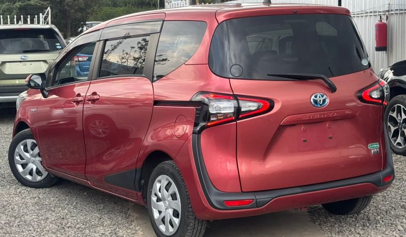
								Toyota Sienta full									