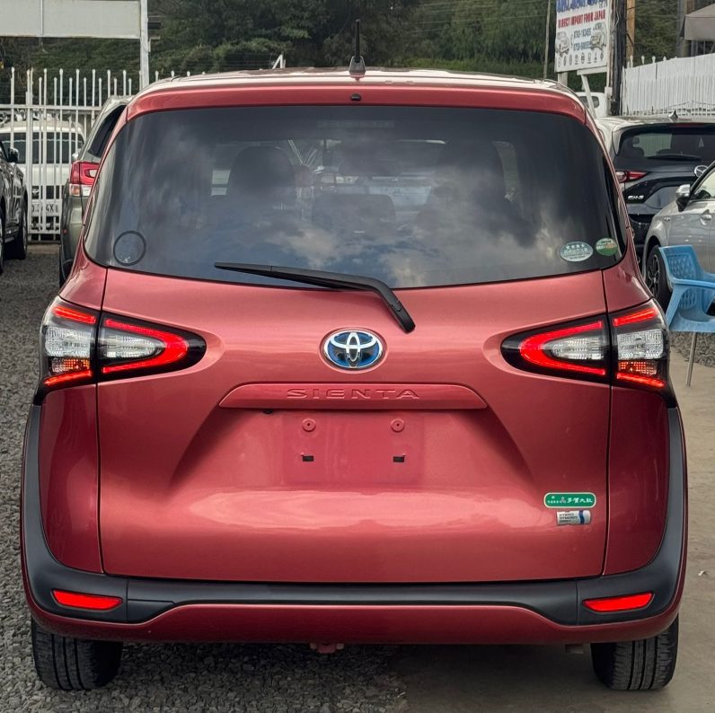 
								Toyota Sienta full									