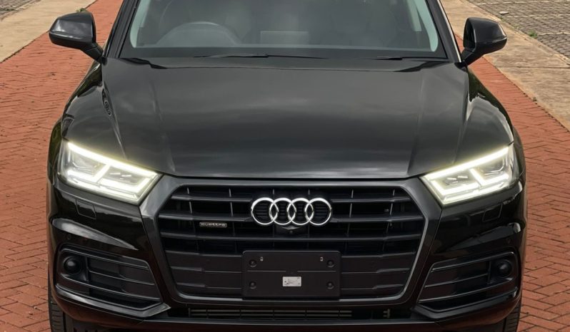 
								Audi Q5 full									