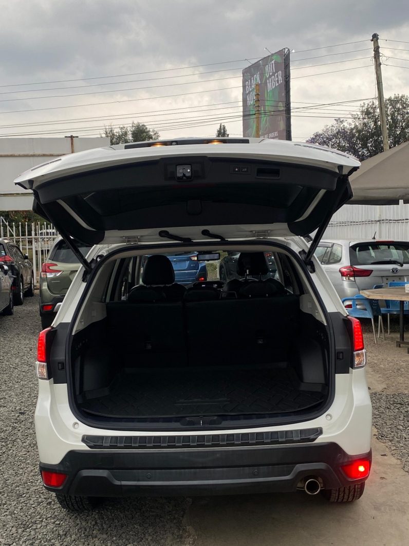 
								Subaru Forester SK-9 full									