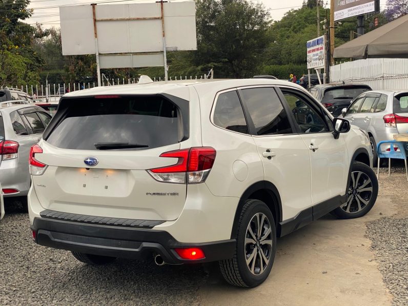 
								Subaru Forester SK-9 full									