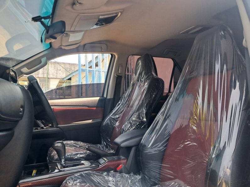 
								Toyota Fortuner full									