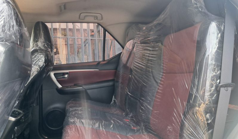 
								Toyota Fortuner full									