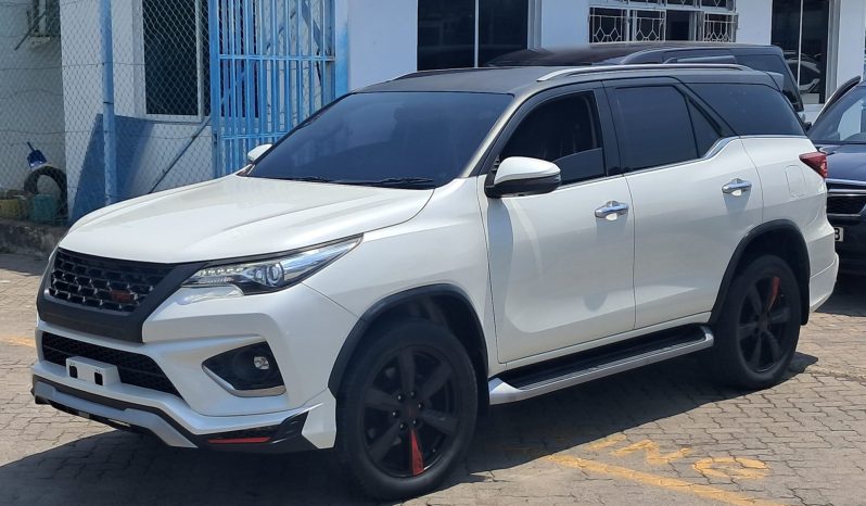 
								Toyota Fortuner full									