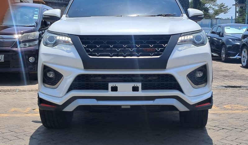 
								Toyota Fortuner full									