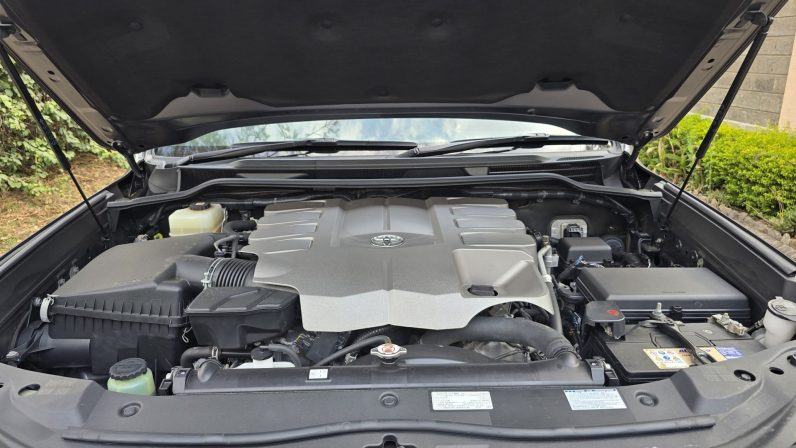 
								Toyota LandCruiser 200 Series (LC200) full									