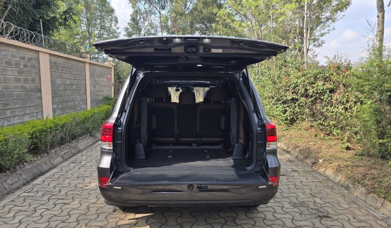 
								Toyota LandCruiser 200 Series (LC200) full									