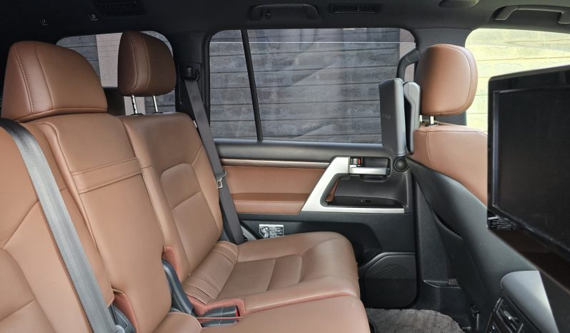 
								Toyota LandCruiser 200 Series (LC200) full									