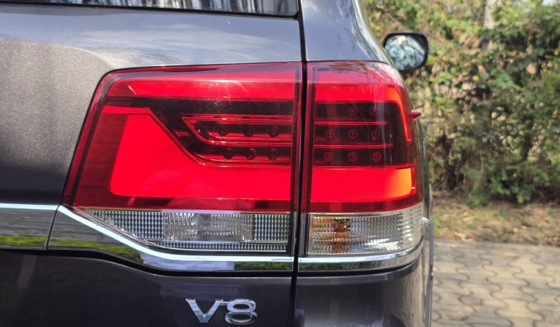 
								Toyota LandCruiser 200 Series (LC200) full									