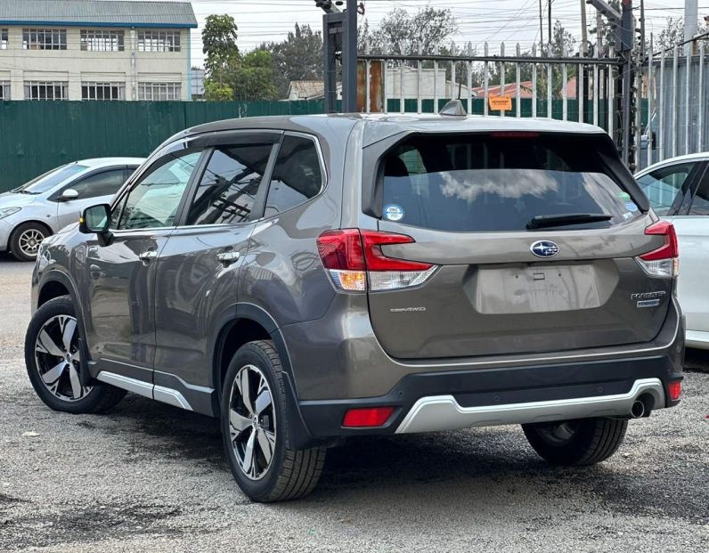 
								Subaru Forester E-Boxer full									