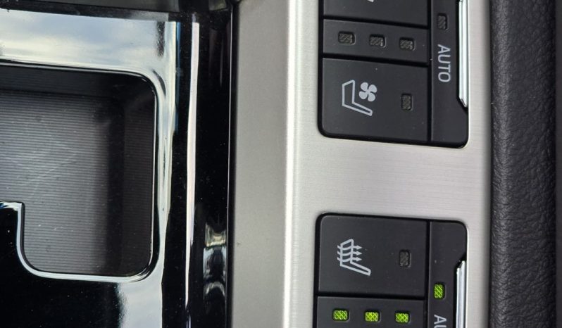 
								Toyota LandCruiser 200 Series (LC200) full									