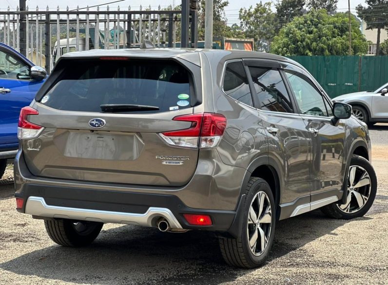 
								Subaru Forester E-Boxer full									