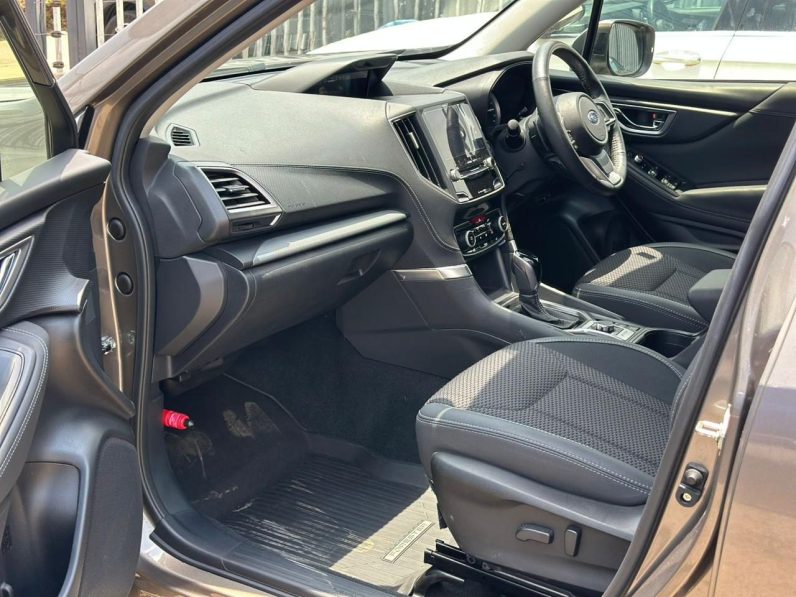 
								Subaru Forester E-Boxer full									