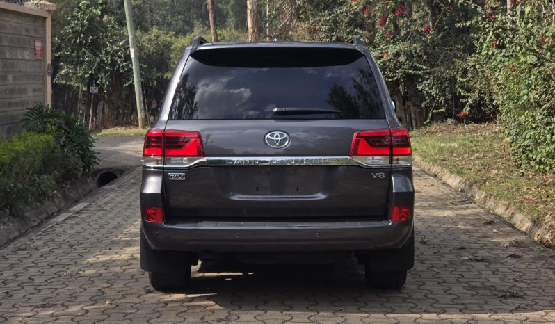 
								Toyota LandCruiser 200 Series (LC200) full									