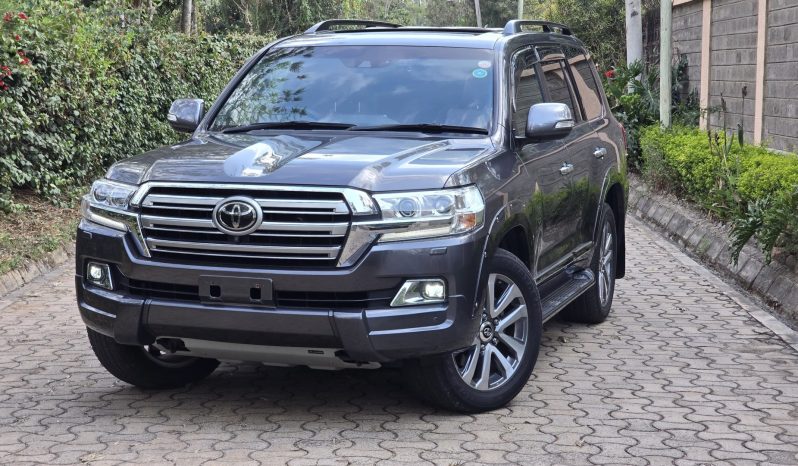 
								Toyota LandCruiser 200 Series (LC200) full									