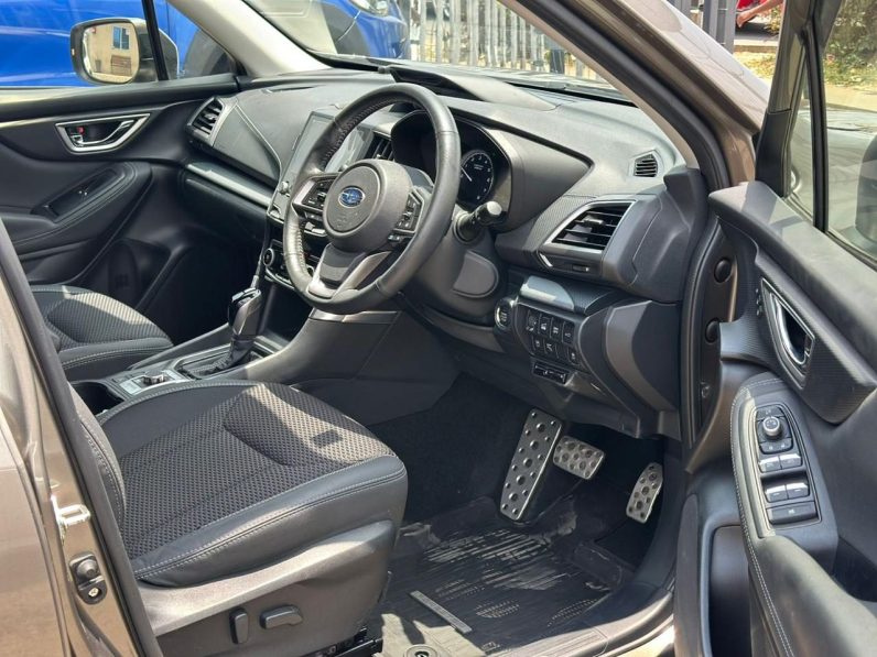 
								Subaru Forester E-Boxer full									