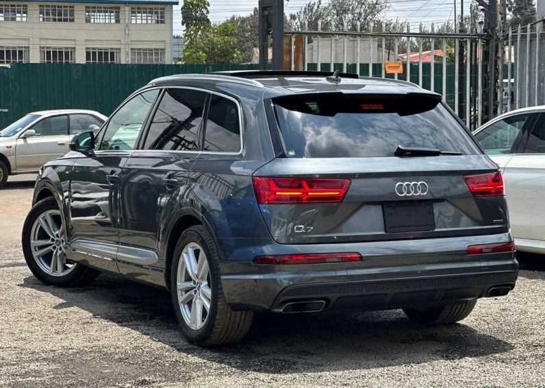
								Audi Q7 S-Line Quattro full									