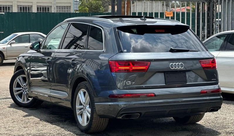 
								Audi Q7 S-Line Quattro full									