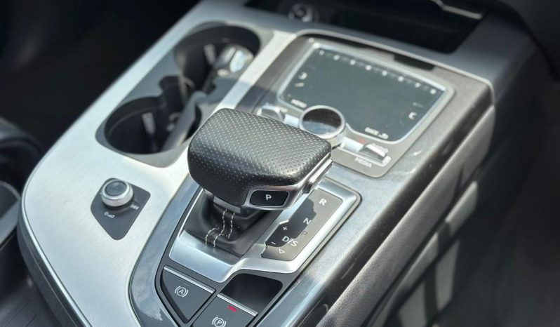 
								Audi Q7 S-Line Quattro full									