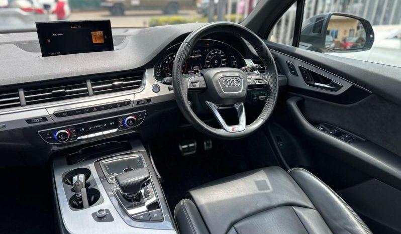 
								Audi Q7 S-Line Quattro full									
