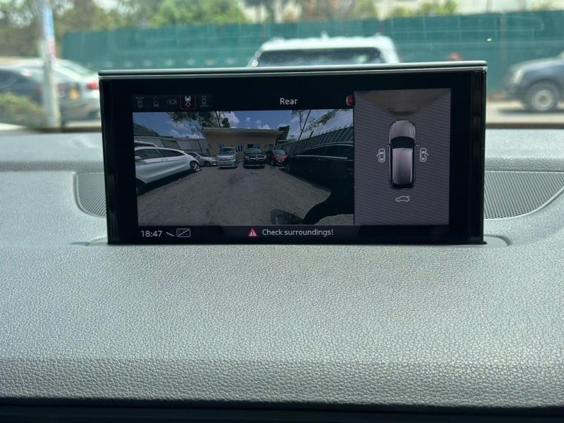 
								Audi Q7 S-Line Quattro full									