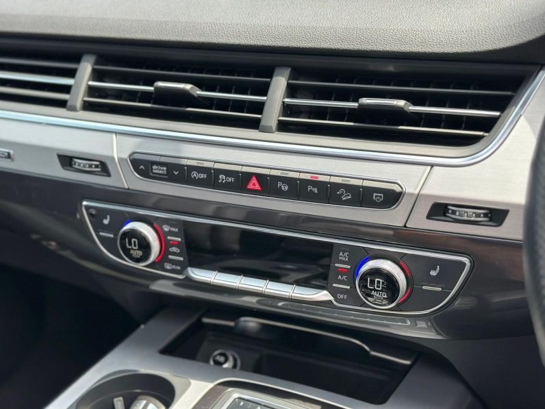 
								Audi Q7 S-Line Quattro full									