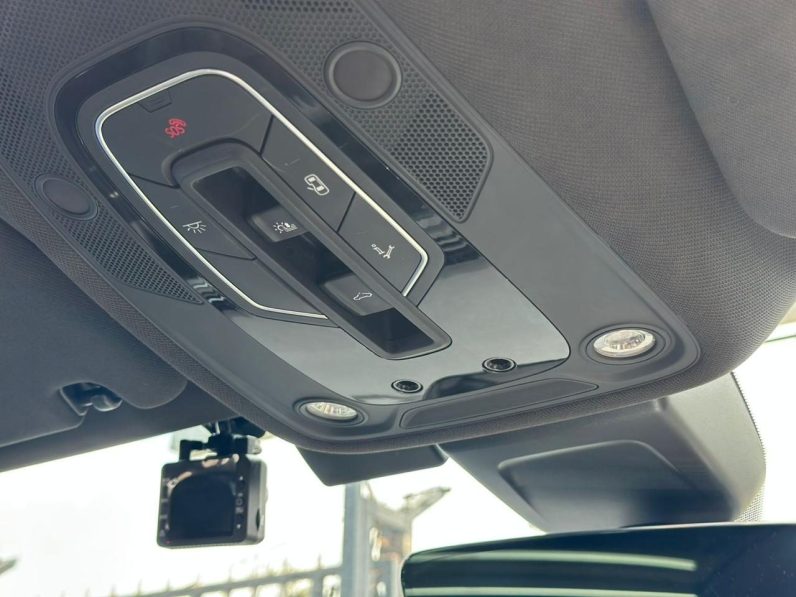 
								Audi Q7 S-Line Quattro full									