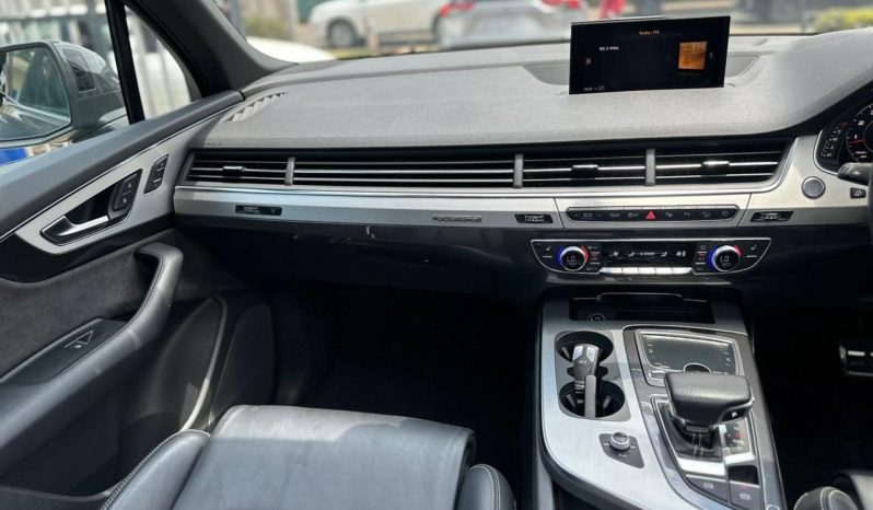 
								Audi Q7 S-Line Quattro full									