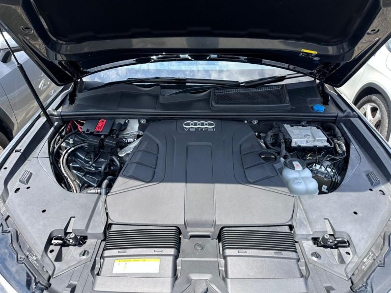 
								Audi Q7 S-Line Quattro full									