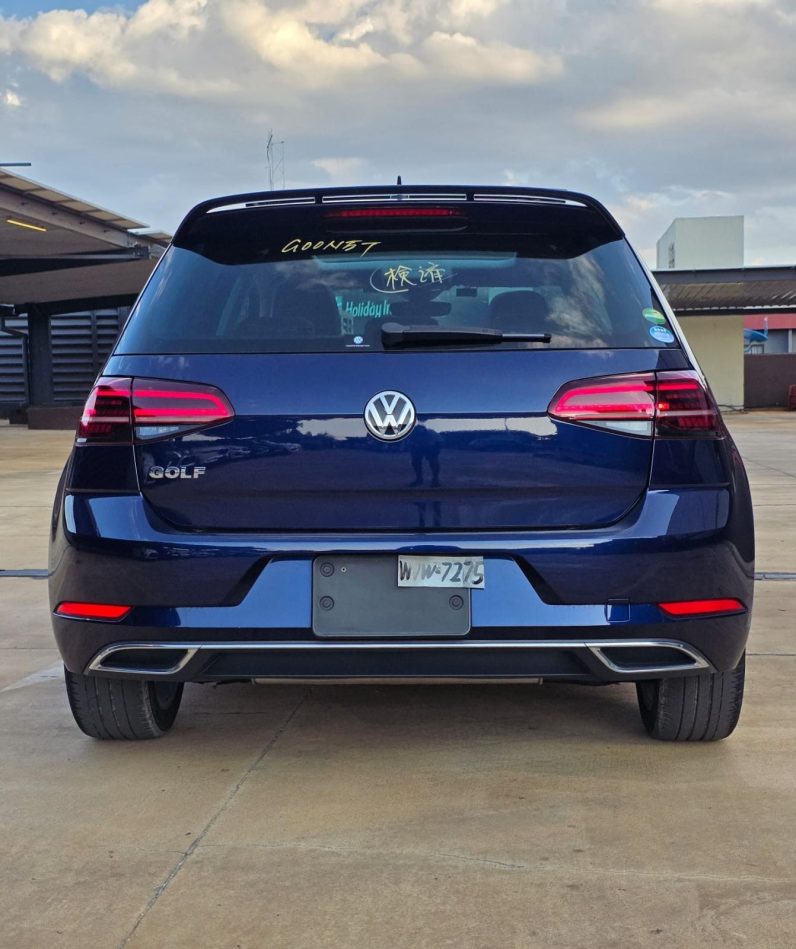 
								Volkswagen Golf Tsi full									