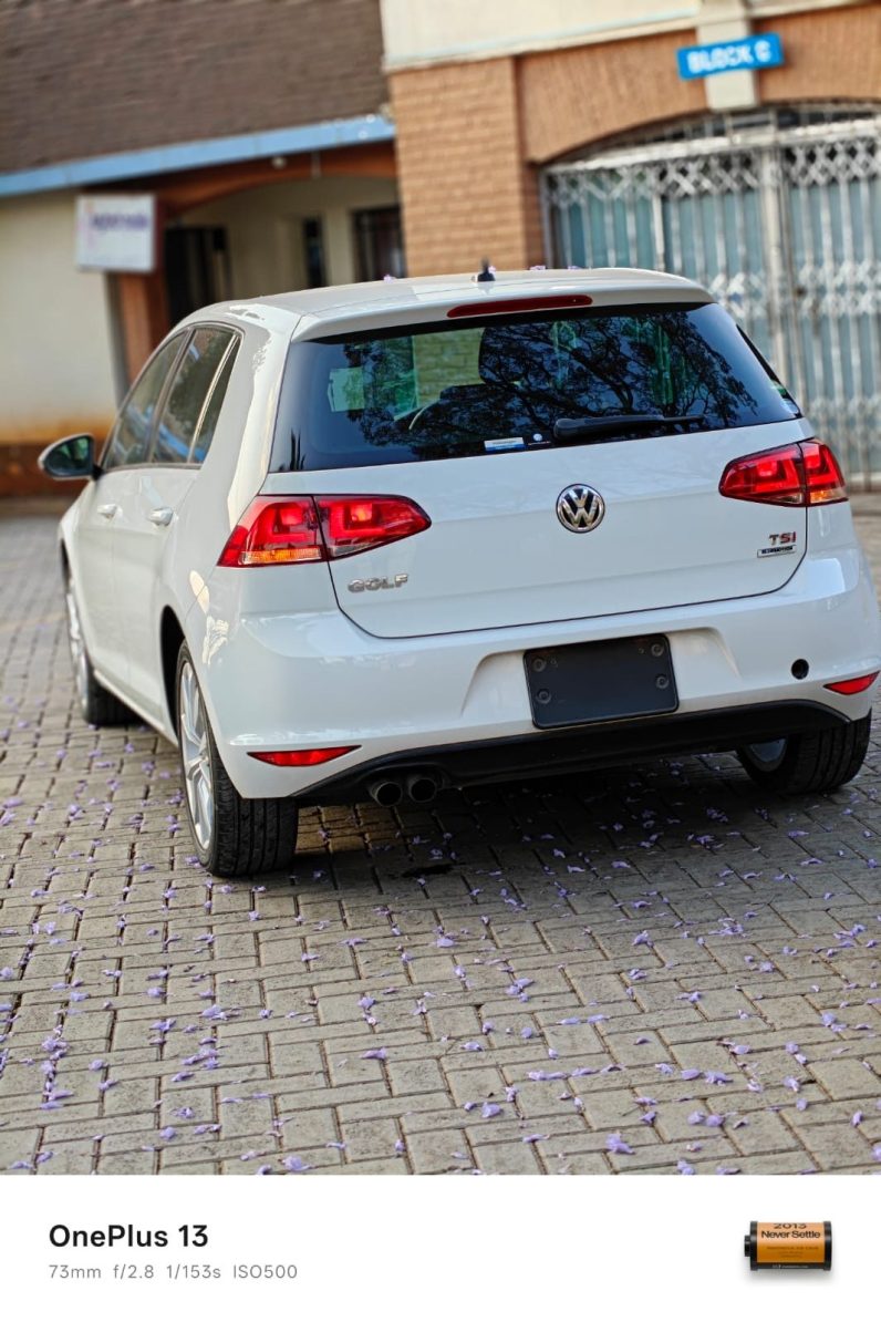 
								Volkswagen Golf full									