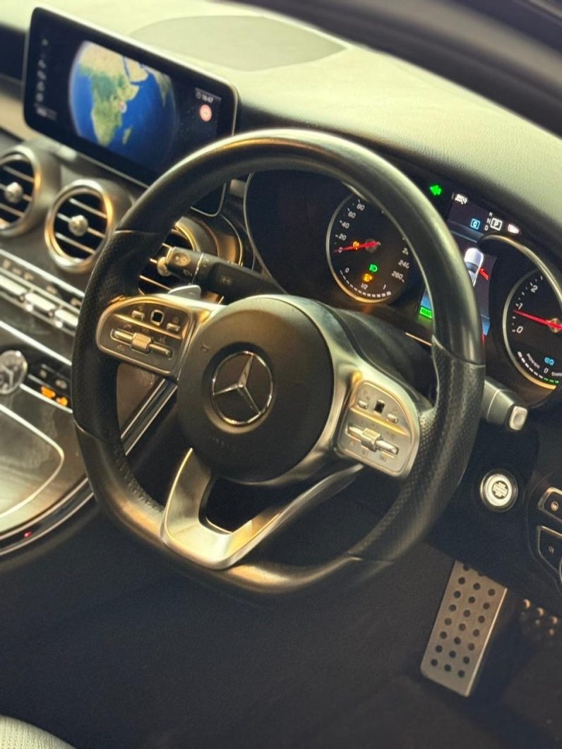 
								Mercedes Benz c200 full									