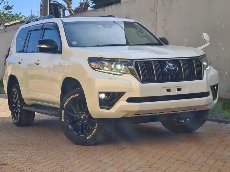 
								Toyota Land Cruiser Prado TX full									