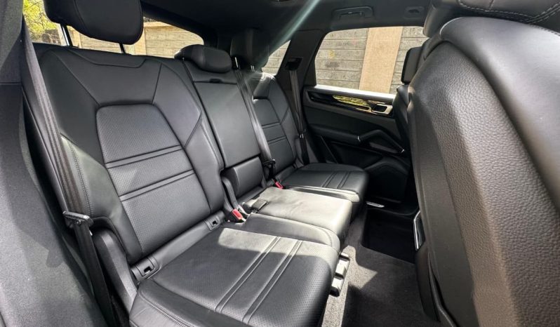 
								Porsche Cayenne full									