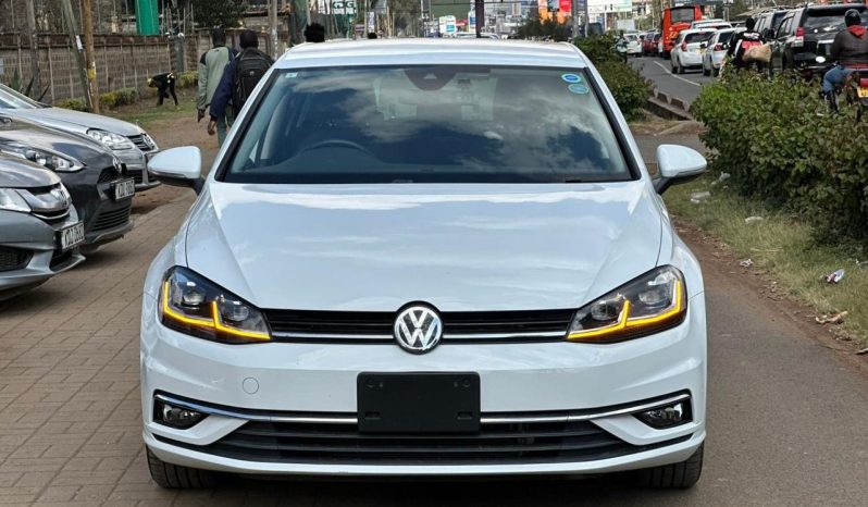 
								Volkswagen Golf Tsi full									