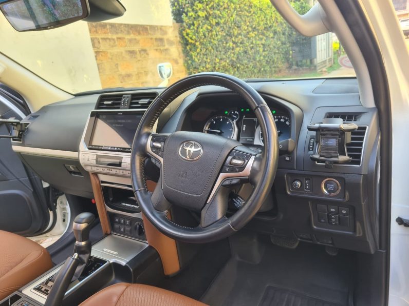 
								Toyota Land Cruiser Prado TX full									