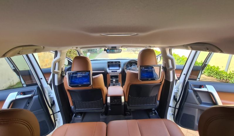 
								Toyota Land Cruiser Prado TX full									