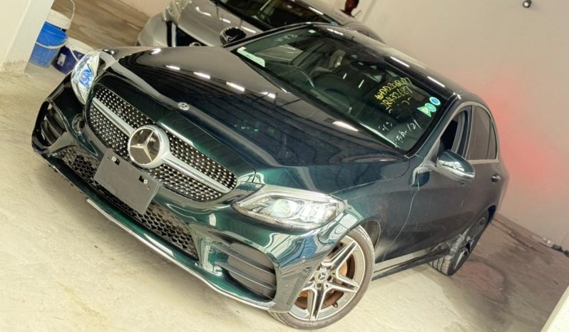 
								Mercedes Benz c200 full									