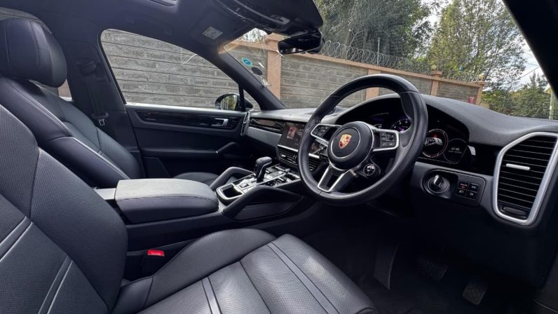 
								Porsche Cayenne full									