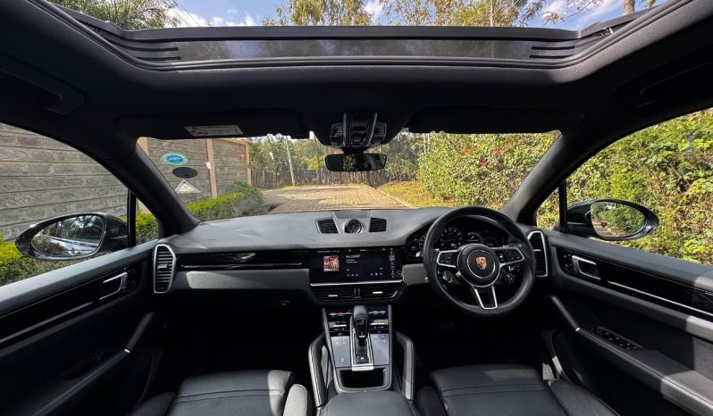 
								Porsche Cayenne full									