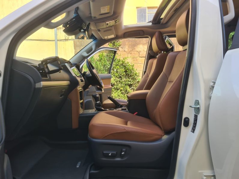 
								Toyota Land Cruiser Prado TX full									