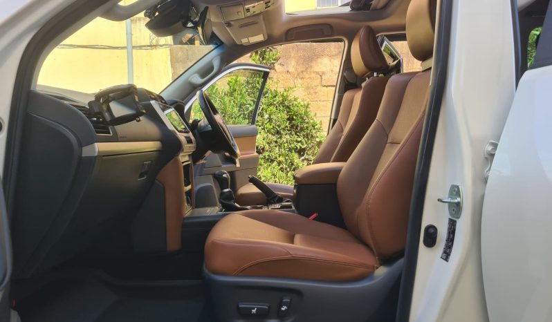 
								Toyota Land Cruiser Prado TX full									