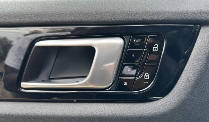 
								Porsche Cayenne full									