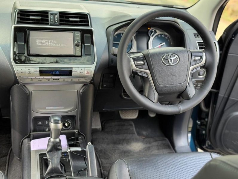 
								Toyota Land Cruiser Prado TX full									