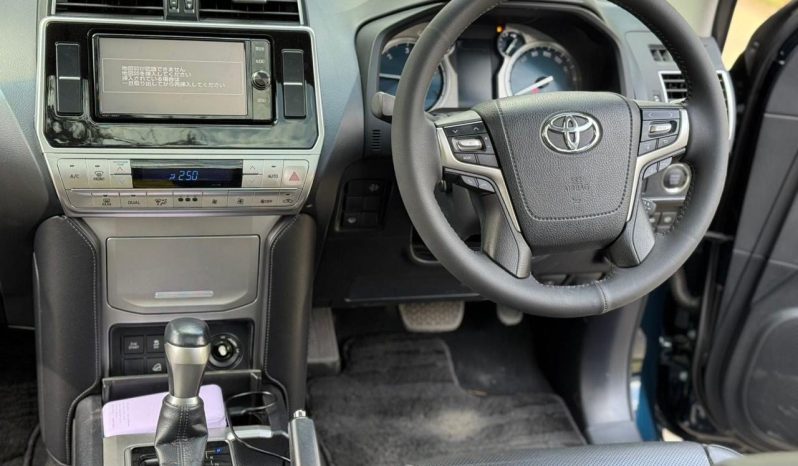 
								Toyota Land Cruiser Prado TX full									