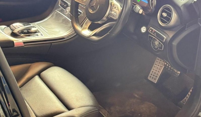 
								Mercedes Benz c200 full									